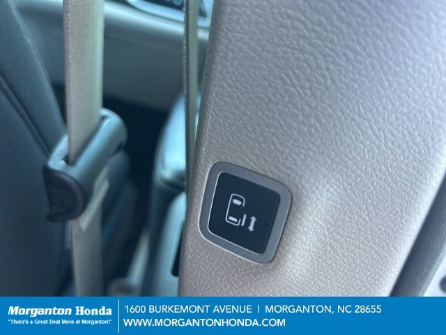 2023 Chrysler Voyager LX - Photo 34