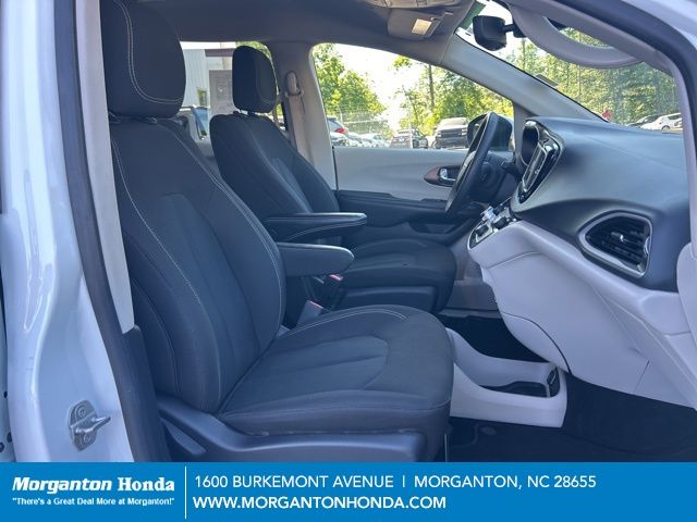 2023 Chrysler Voyager LX - Photo 38