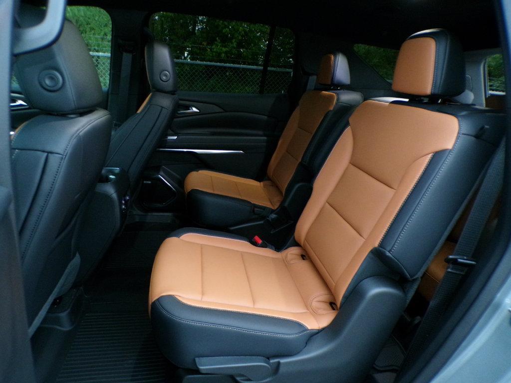 2027 Chevrolet Traverse Z71 - Photo 18