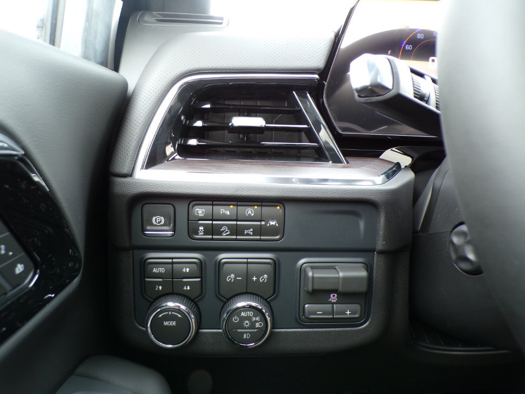 2026 Chevrolet Suburban Premier - Photo 22