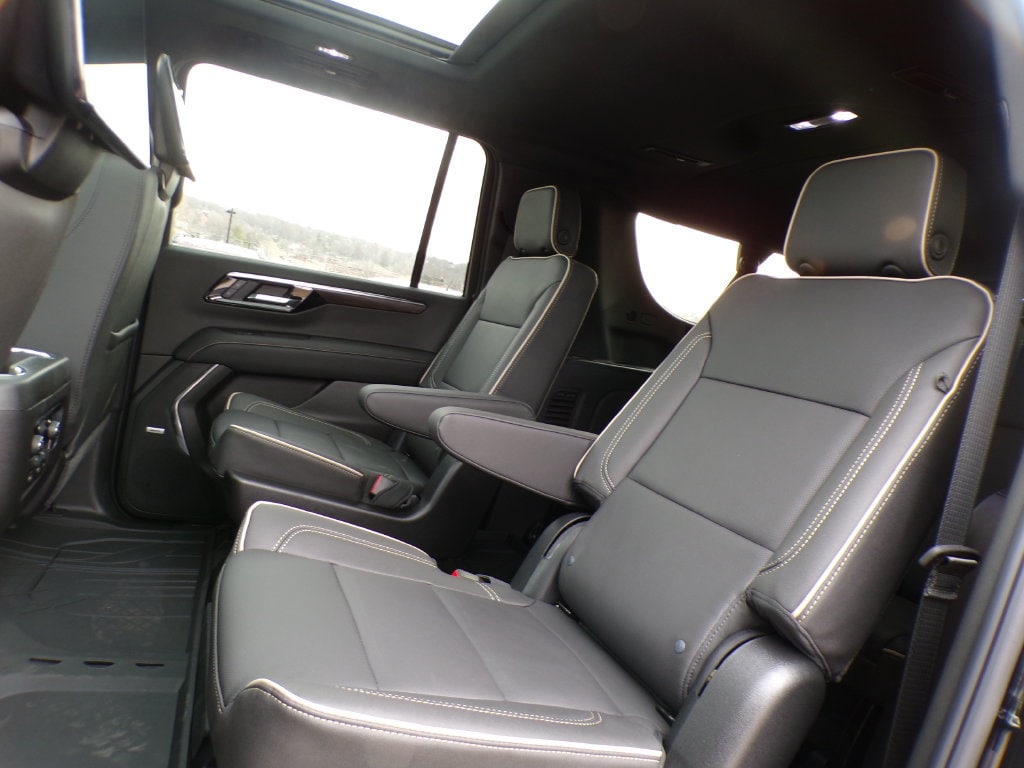 2026 Chevrolet Suburban Premier - Photo 19