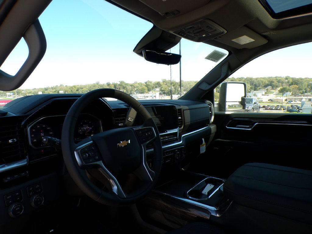 2026 Chevrolet Silverado 2500 HD LTZ - Photo 9