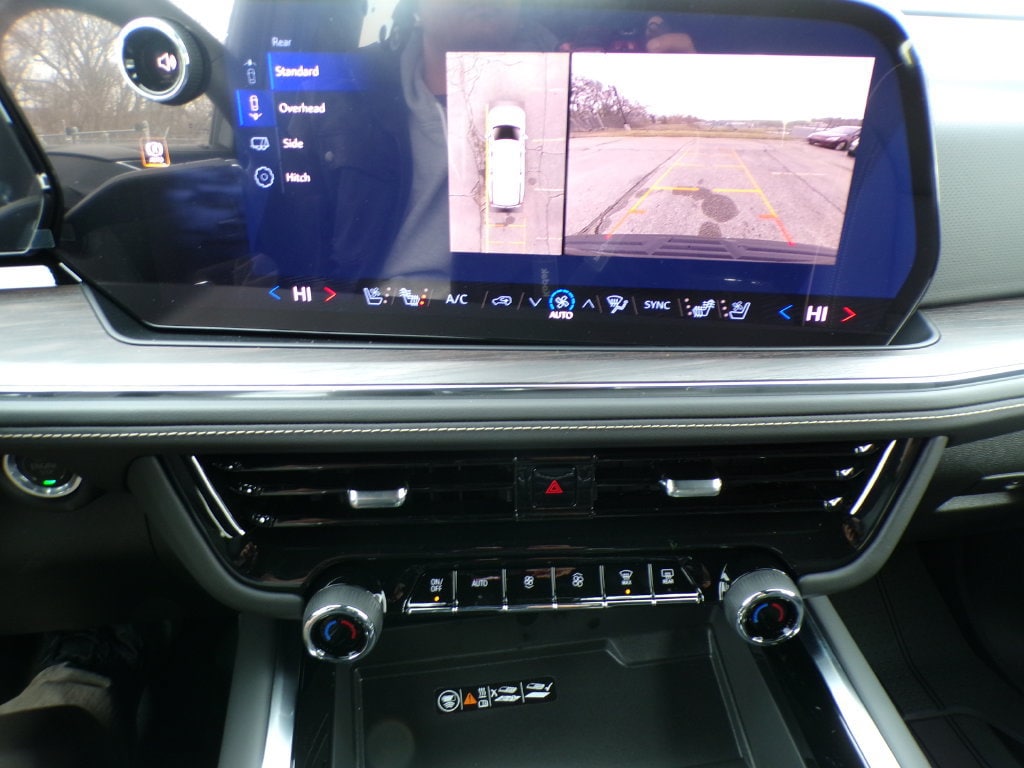 2026 Chevrolet Suburban Premier - Photo 28