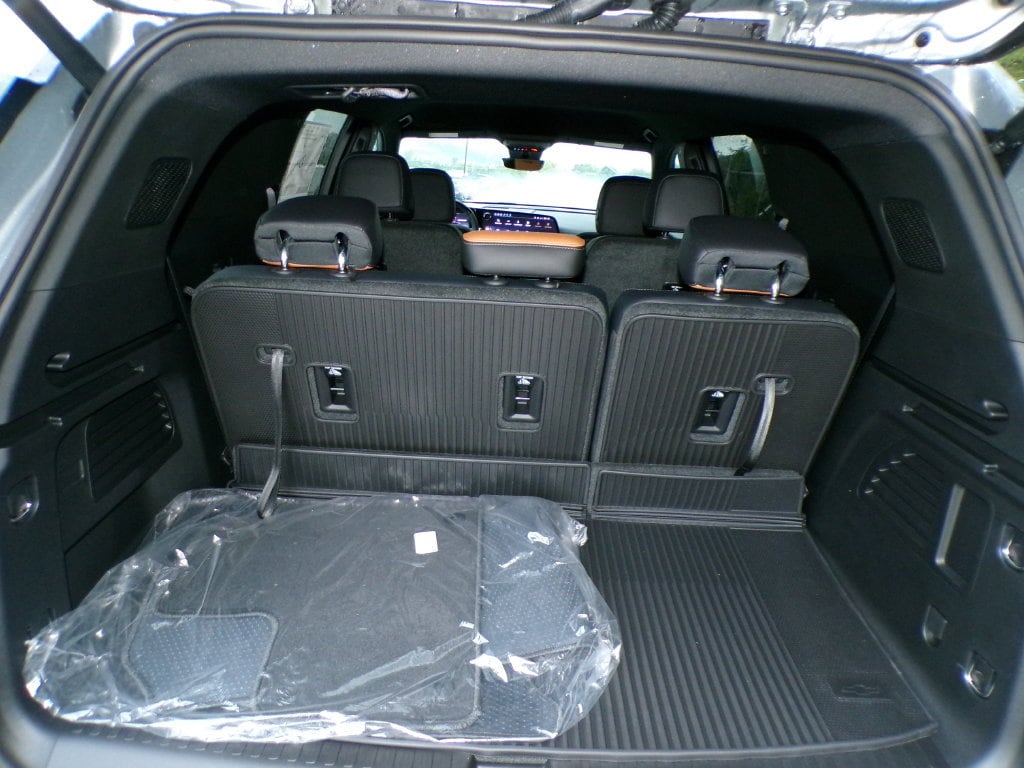 2027 Chevrolet Traverse Z71 - Photo 19