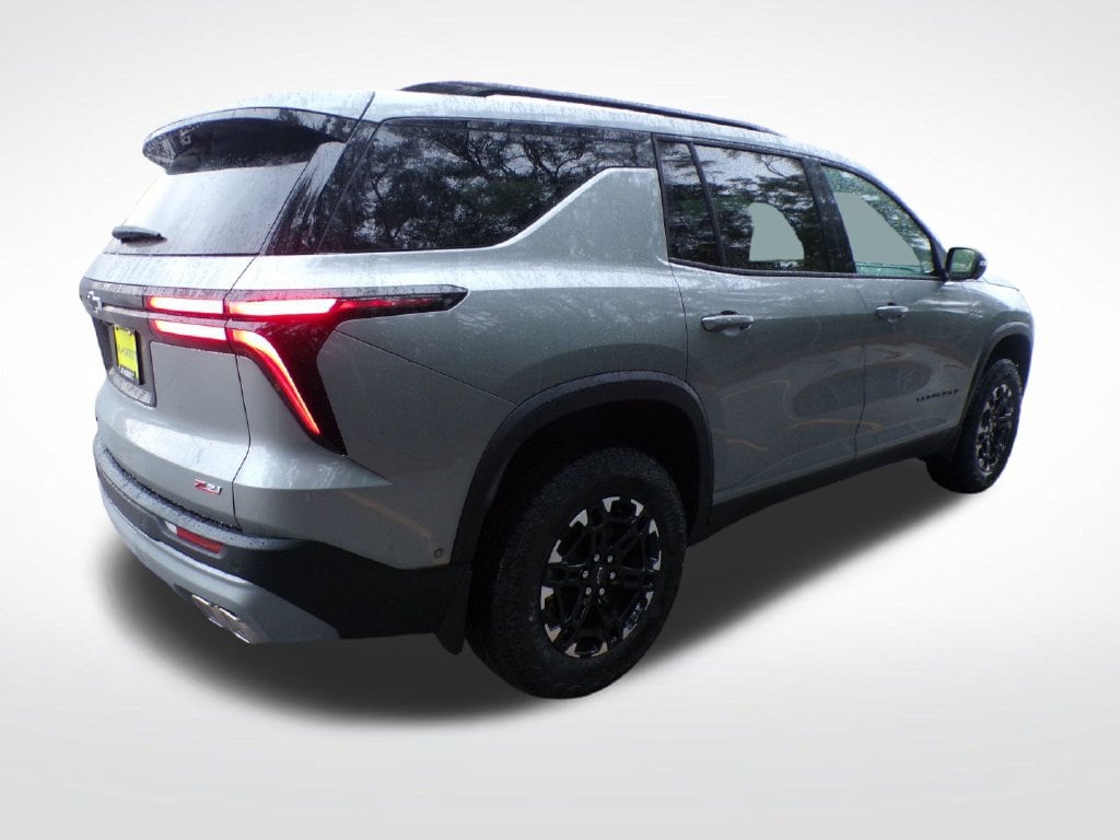 2027 Chevrolet Traverse Z71 - Photo 7