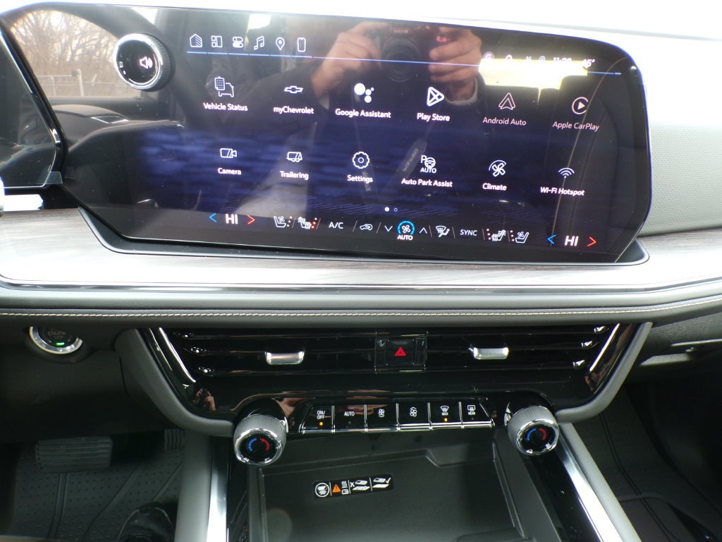 2026 Chevrolet Suburban Premier - Photo 27