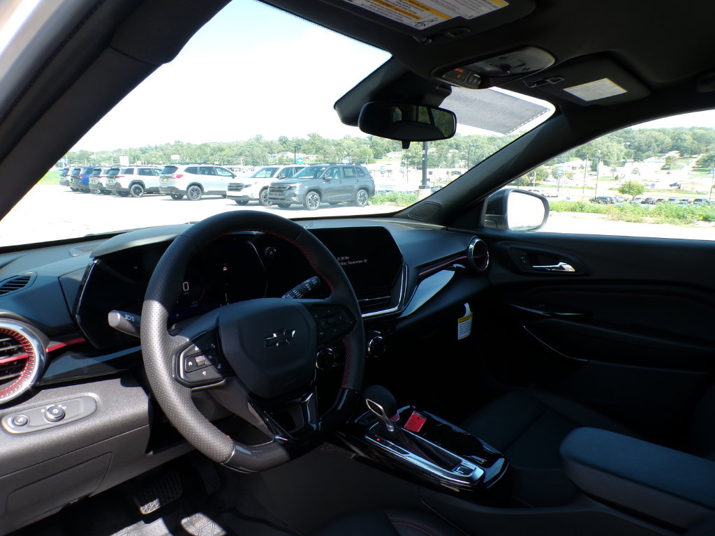 2026 Chevrolet Trax RS - Photo 8