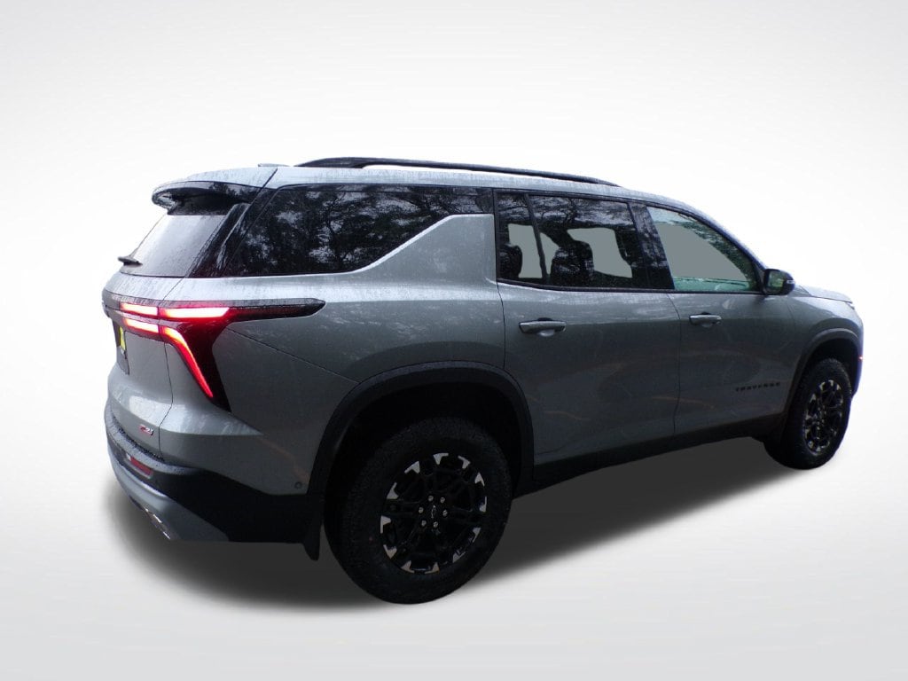 2027 Chevrolet Traverse Z71 - Photo 8
