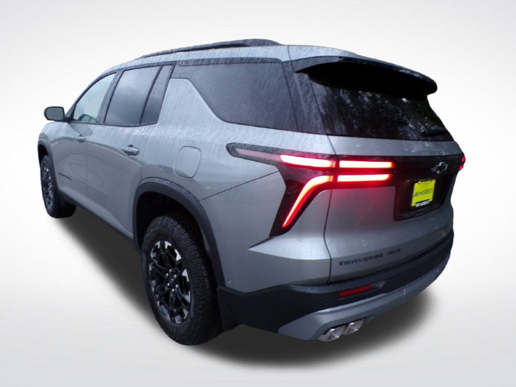 2027 Chevrolet Traverse Z71 - Photo 4