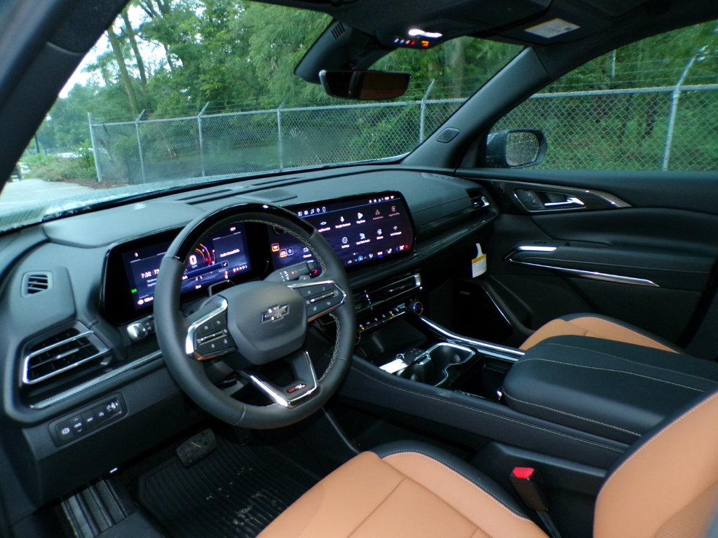 2027 Chevrolet Traverse Z71 - Photo 11