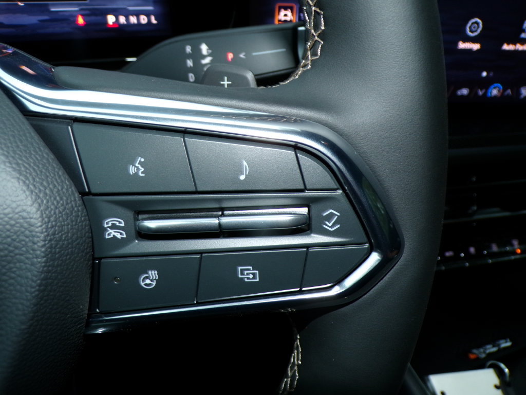 2027 Chevrolet Traverse Z71 - Photo 30