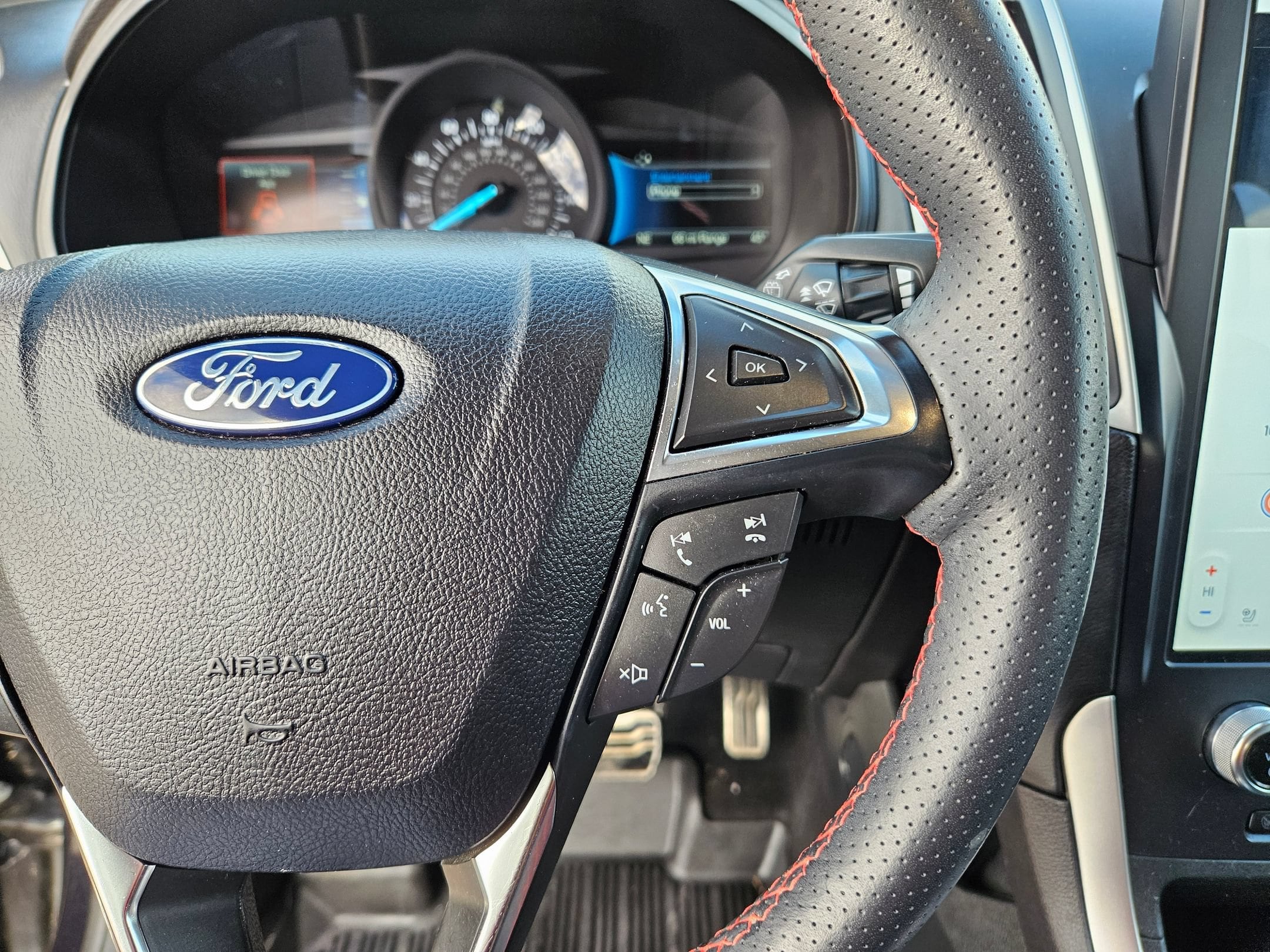 2024 Ford Edge ST-Line - Photo 11