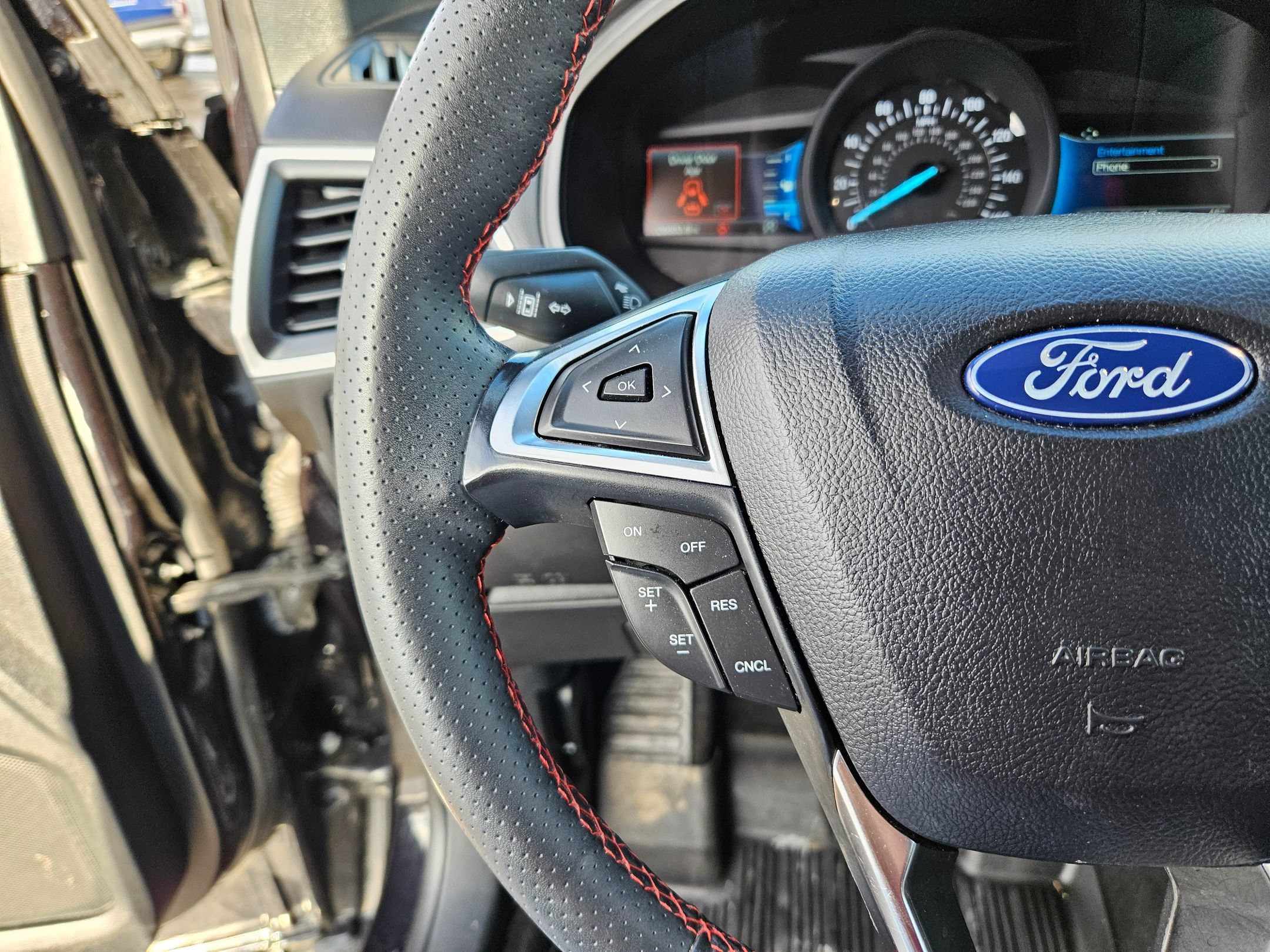 2024 Ford Edge ST-Line - Photo 10