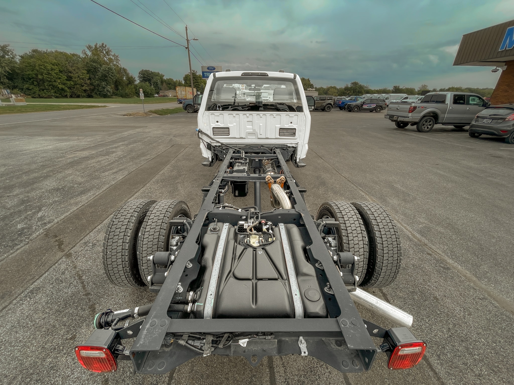 2026 Ford F-450 Super Duty Chassis Cab XL - Photo 6