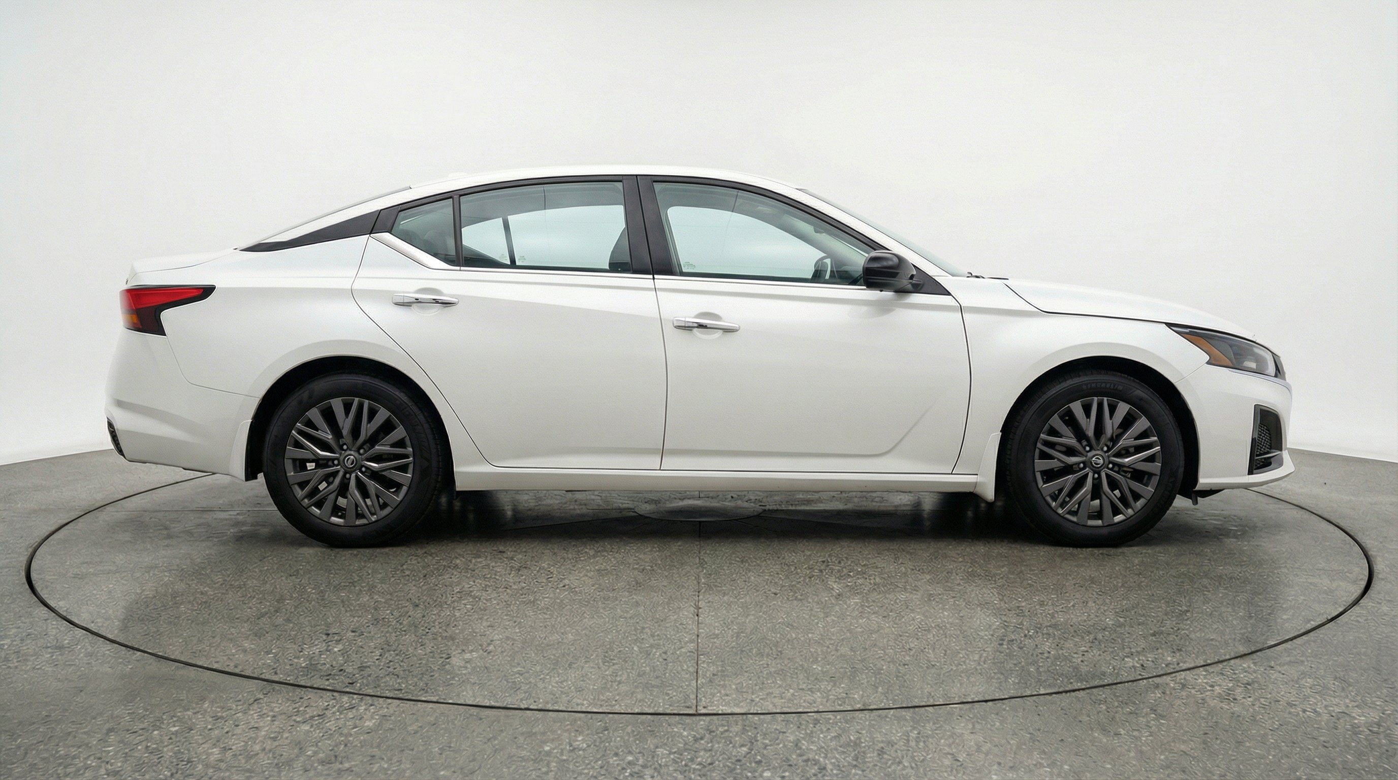 Thumbnail: 2025 Nissan Altima - 10