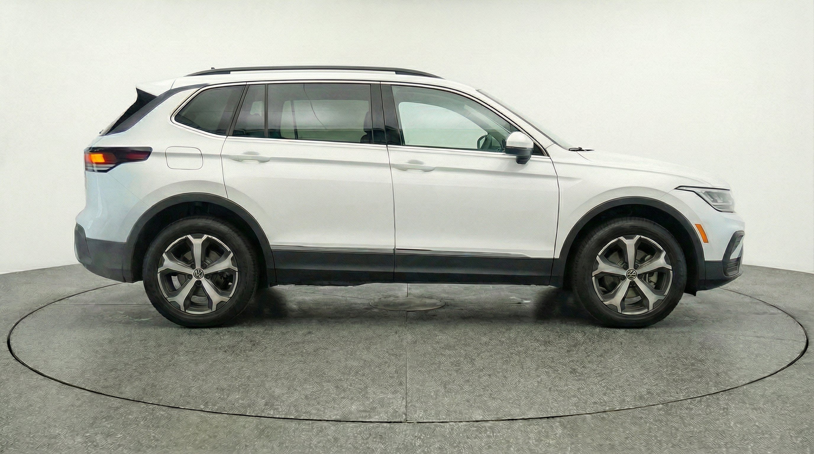Thumbnail: 2026 Volkswagen Tiguan - 10