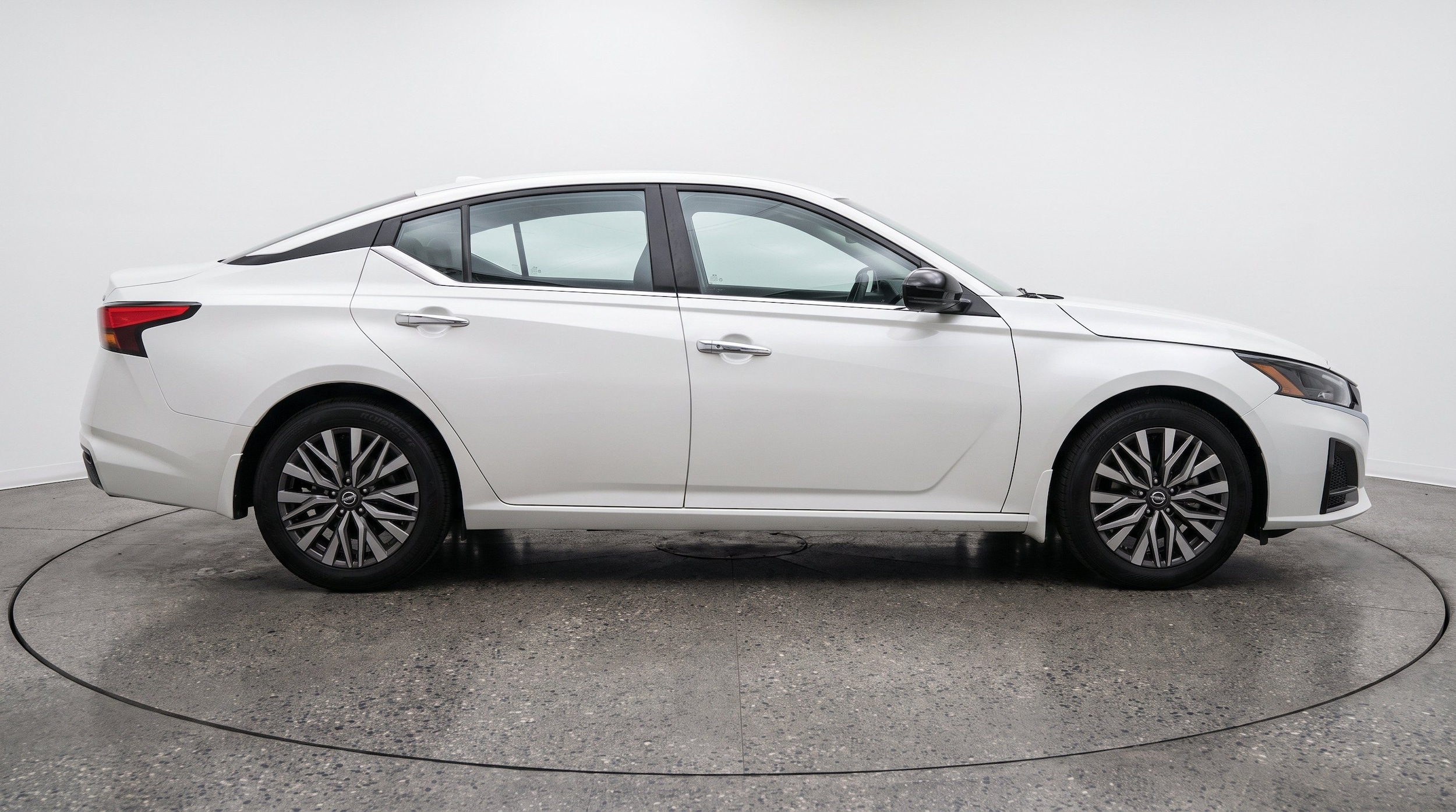 Thumbnail: 2025 Nissan Altima - 10