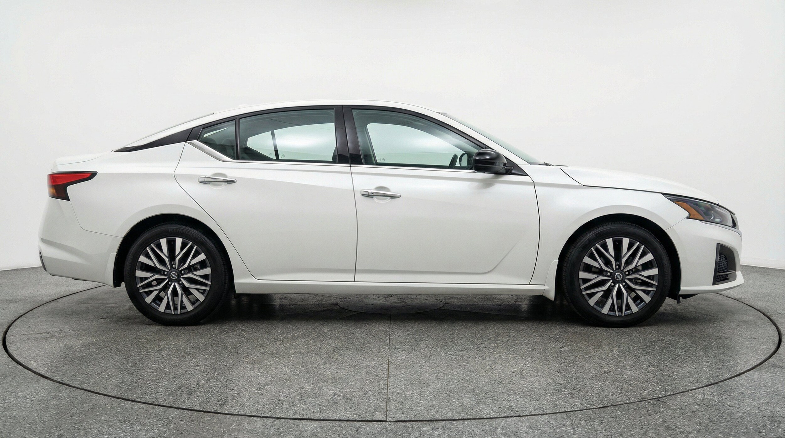 Thumbnail: 2025 Nissan Altima - 10