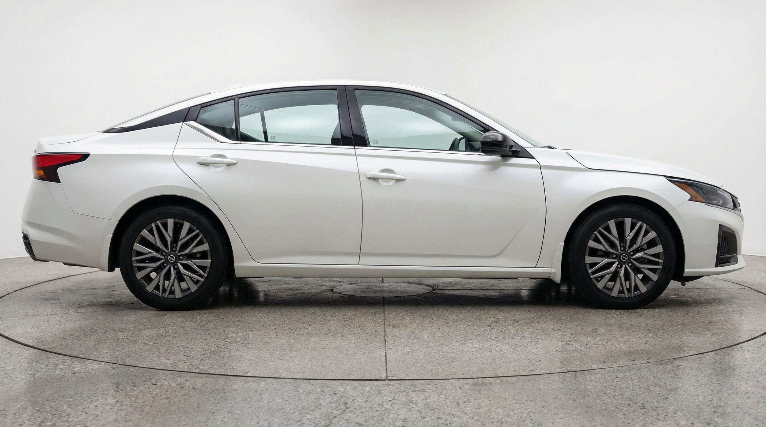 Thumbnail: 2025 Nissan Altima - 10