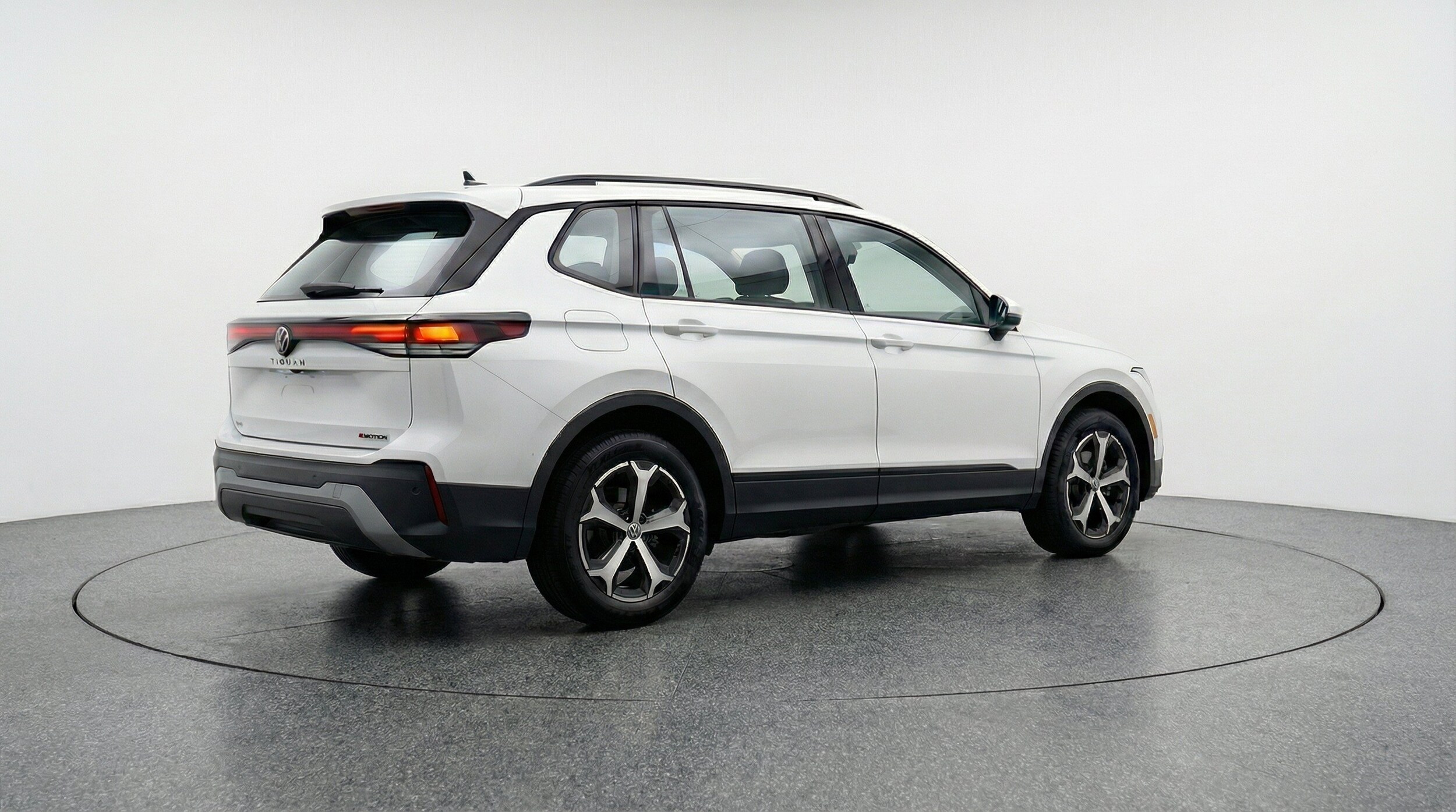 Thumbnail: 2026 Volkswagen Tiguan - 9
