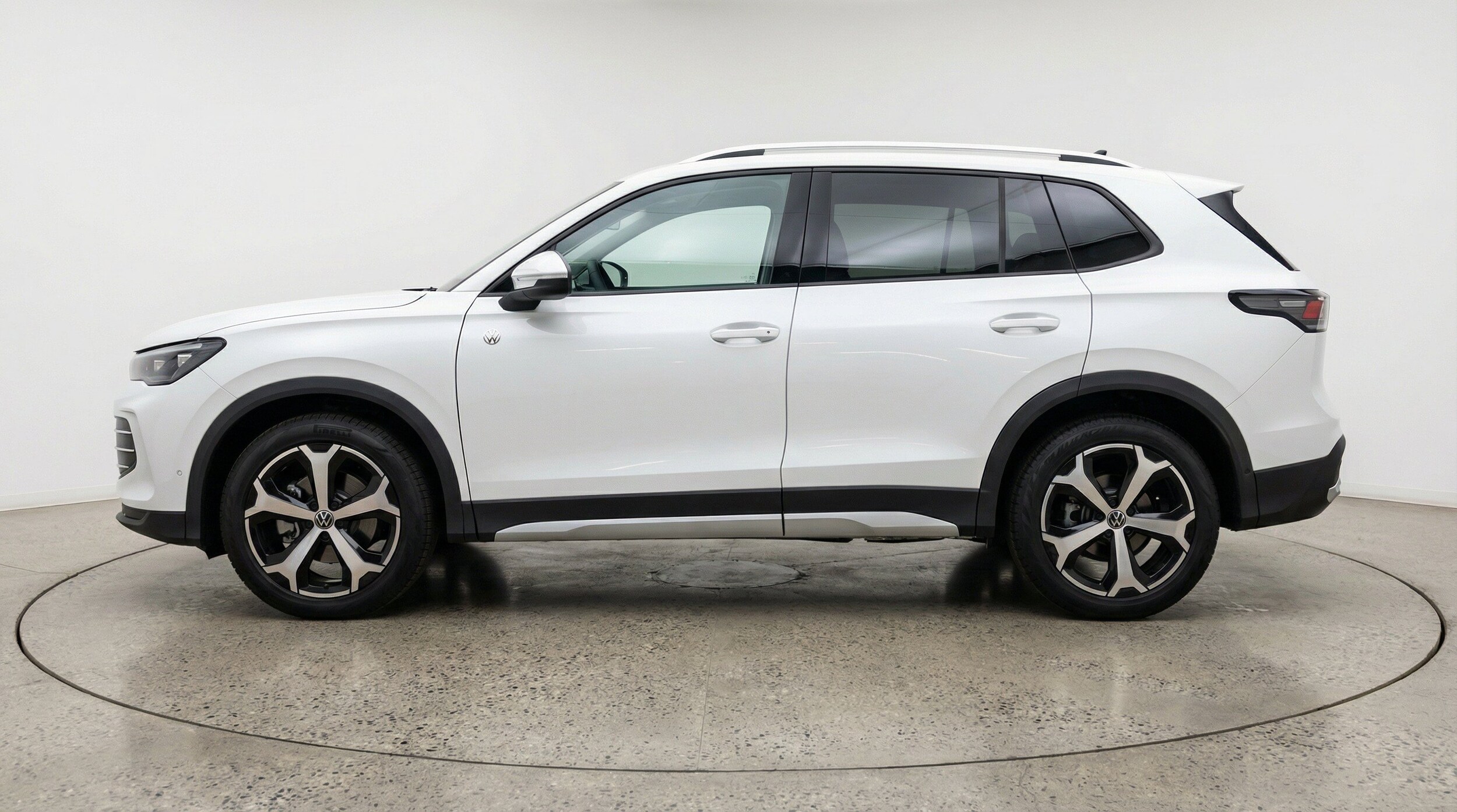 Thumbnail: 2026 Volkswagen Tiguan - 5