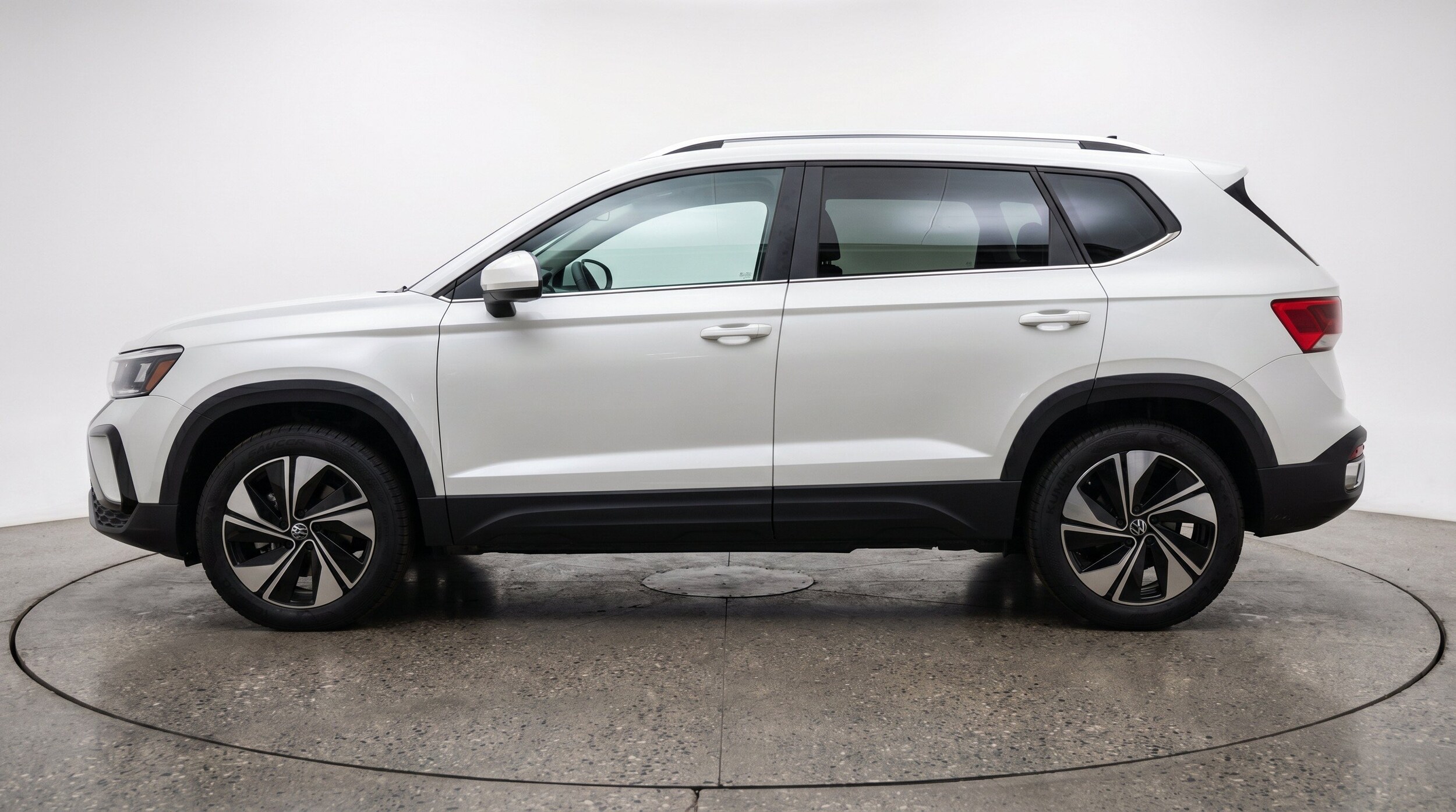 Thumbnail: 2025 Volkswagen Taos - 5