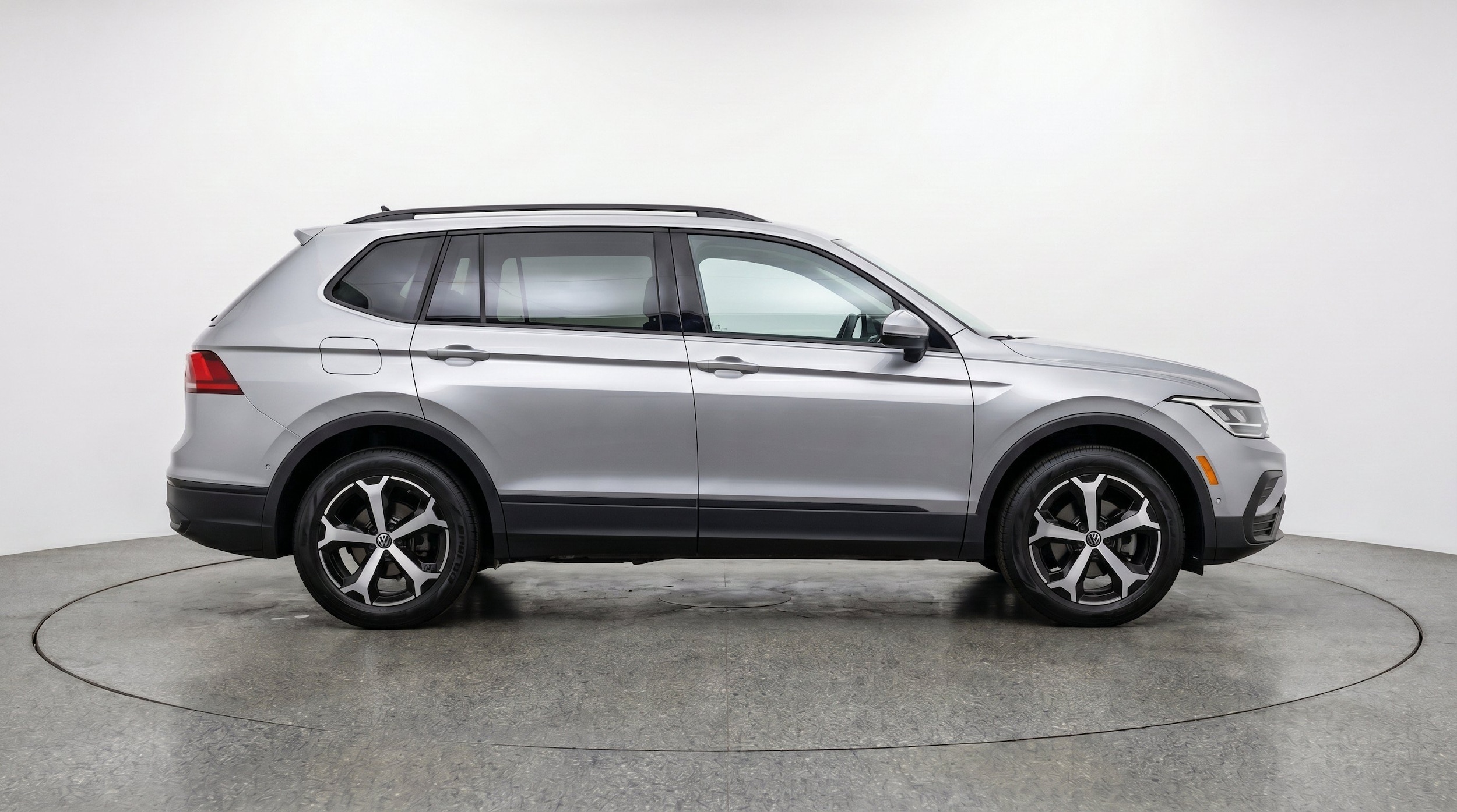 Thumbnail: 2026 Volkswagen Tiguan - 10