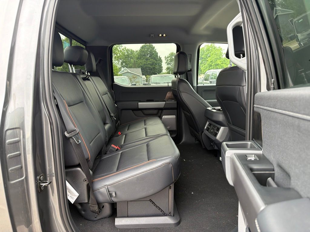 2026 Ford F-350 Super Duty Lariat - Photo 13