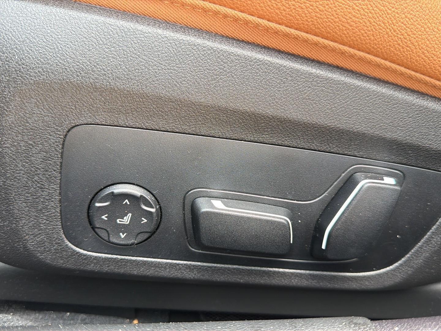2026 BMW 3 Series 330i - Photo 8
