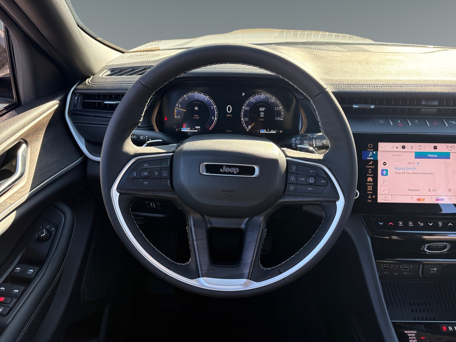 2026 Jeep Grand Cherokee Laredo - Photo 12