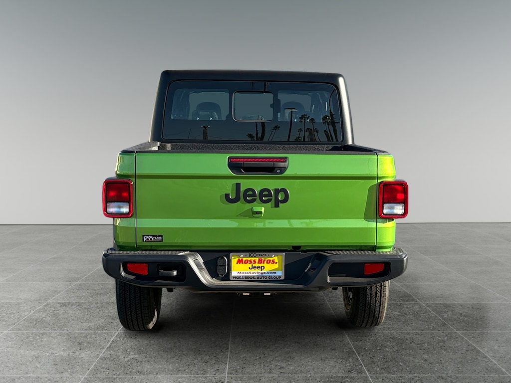 New 2026 Jeep Gladiator Sport Pickup