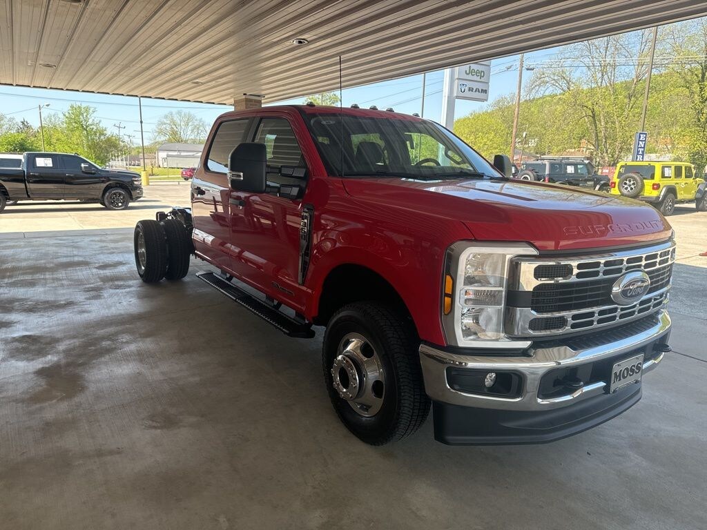 New 2026 Ford F-350SD XL Truck Crew Cab