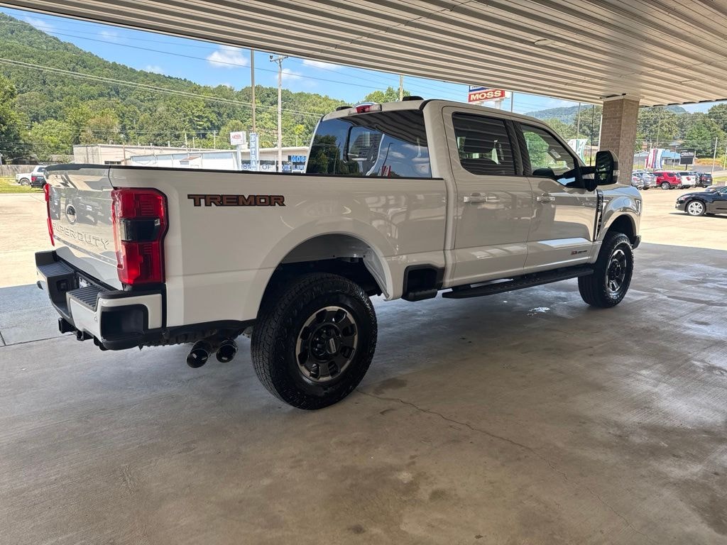 Used 2023 Ford F-250SD Lariat Truck