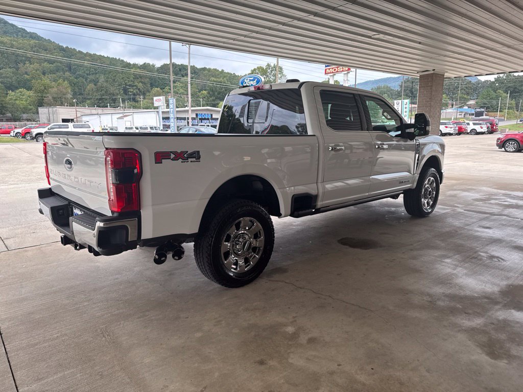 Used 2025 Ford F-250SD Lariat Truck