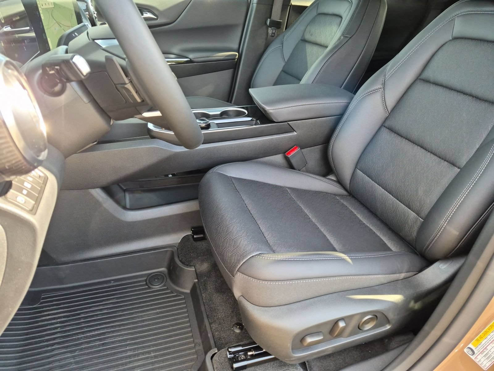 2027 Chevrolet Equinox LT - Photo 12