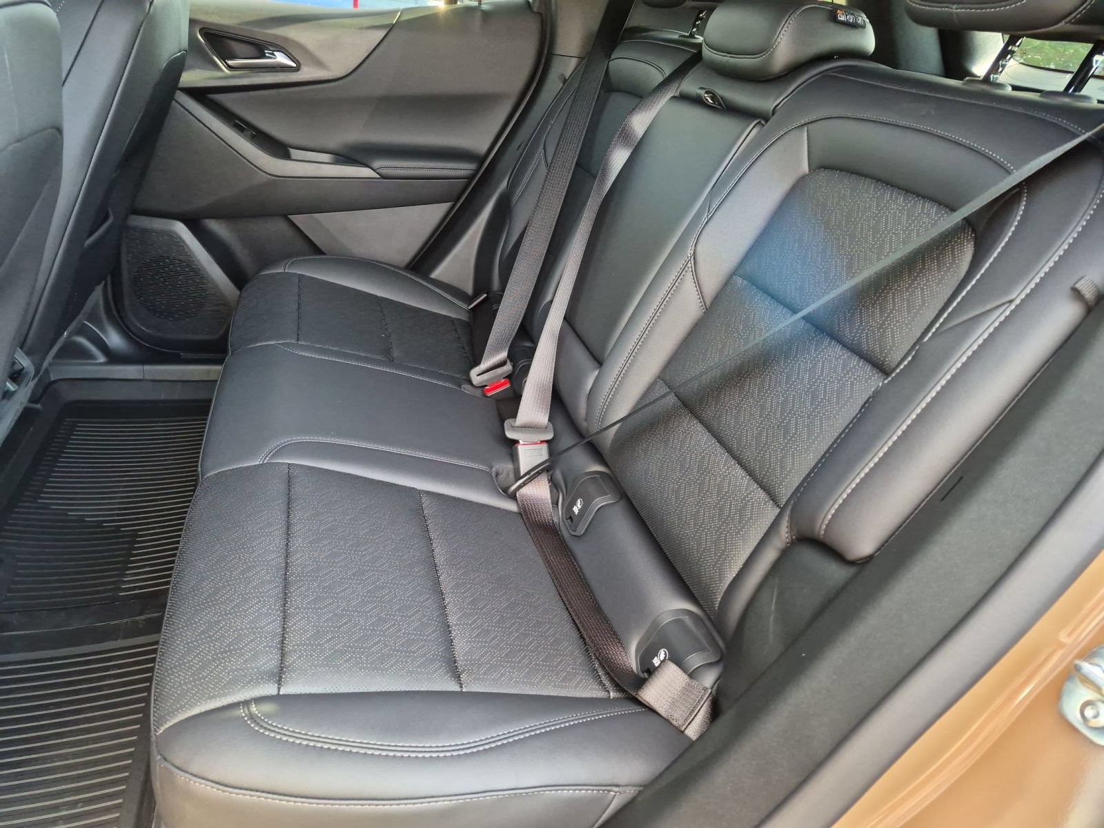 2027 Chevrolet Equinox LT - Photo 23