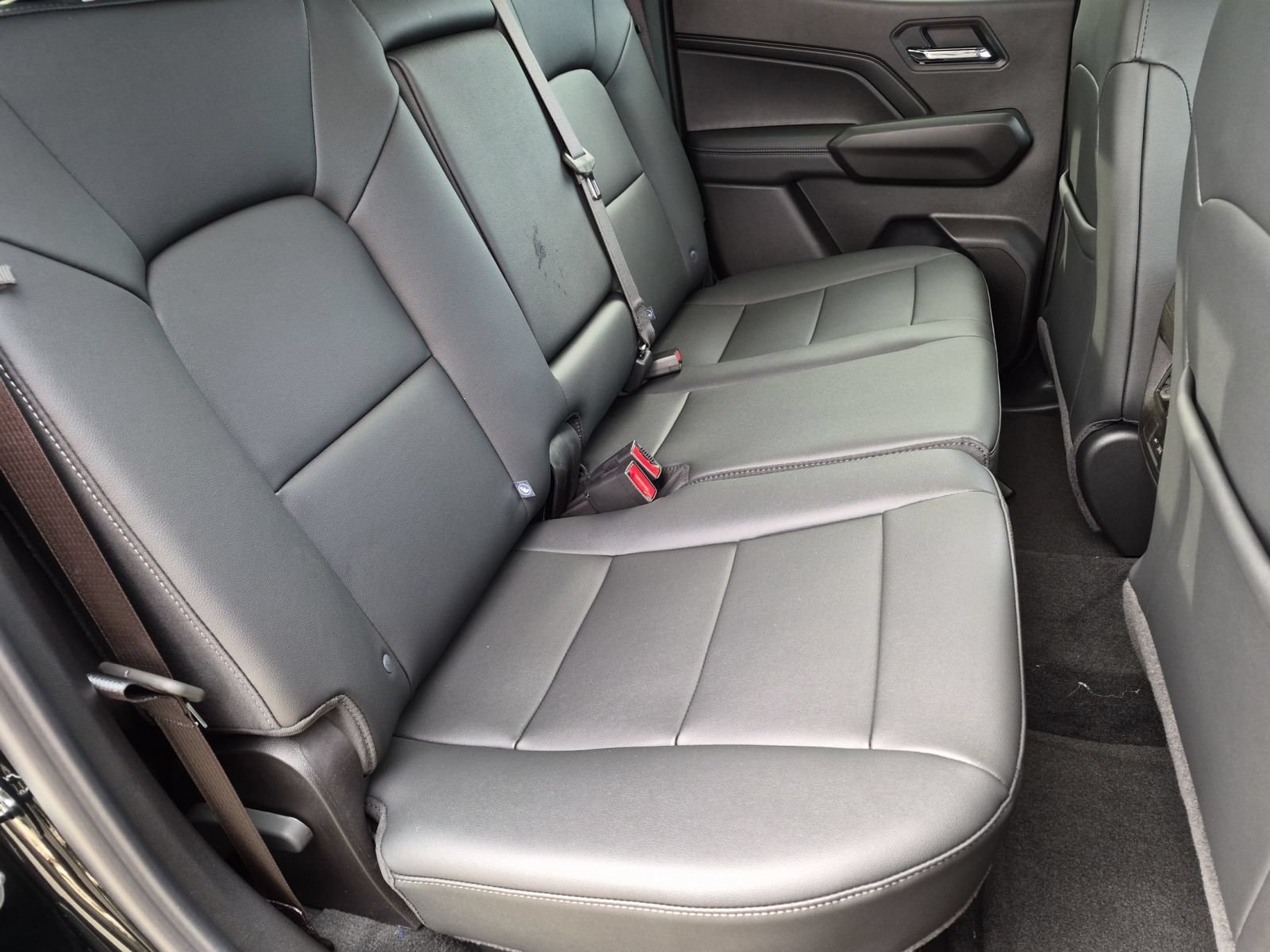 2026 Chevrolet Colorado LT - Photo 14