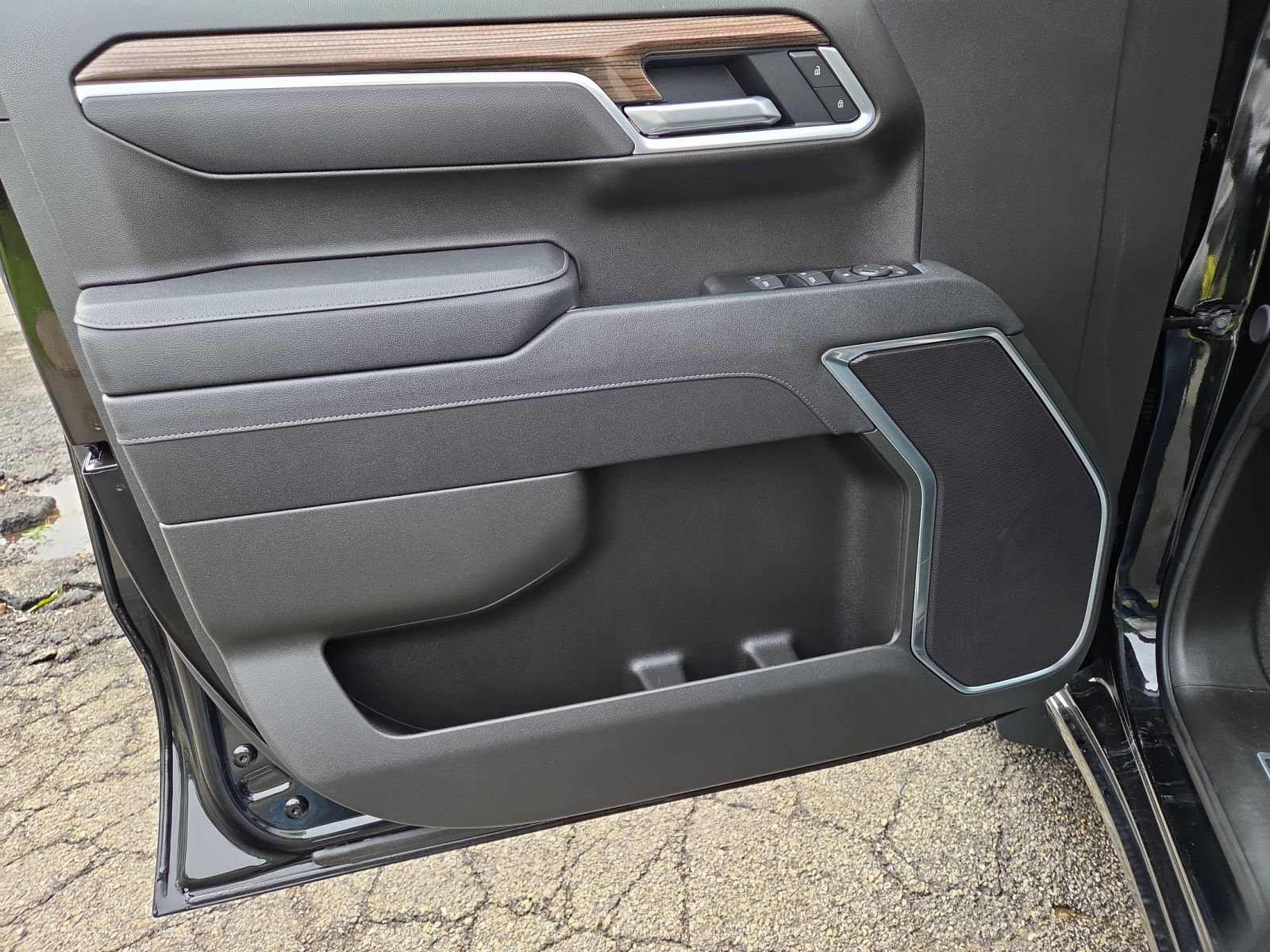 2025 Chevrolet Silverado 1500 LT - Photo 22