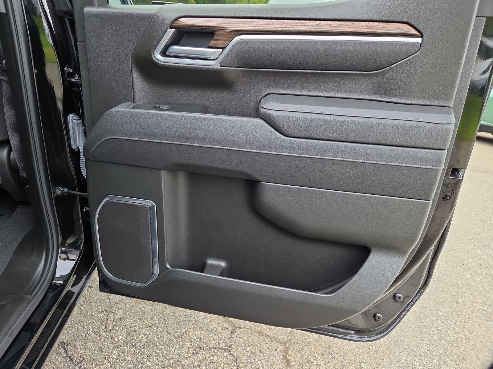 2025 Chevrolet Silverado 1500 LT - Photo 26