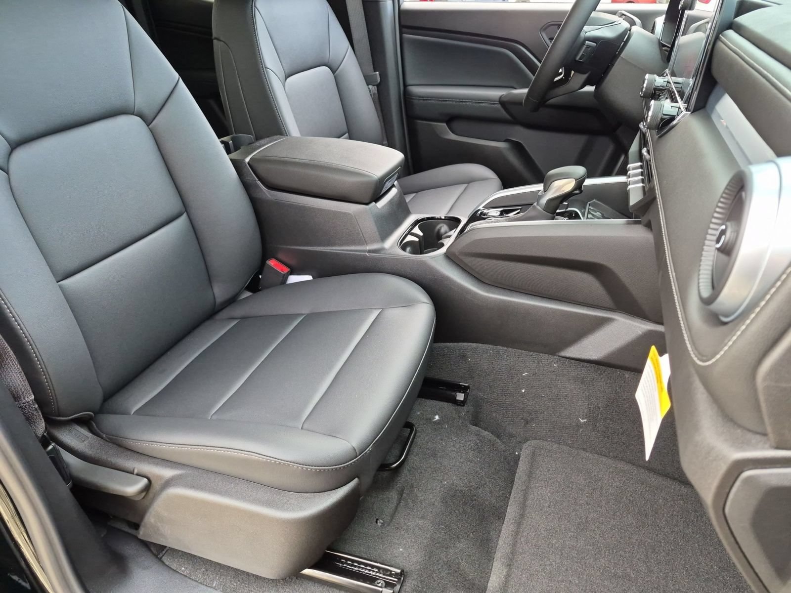 2026 Chevrolet Colorado LT - Photo 26