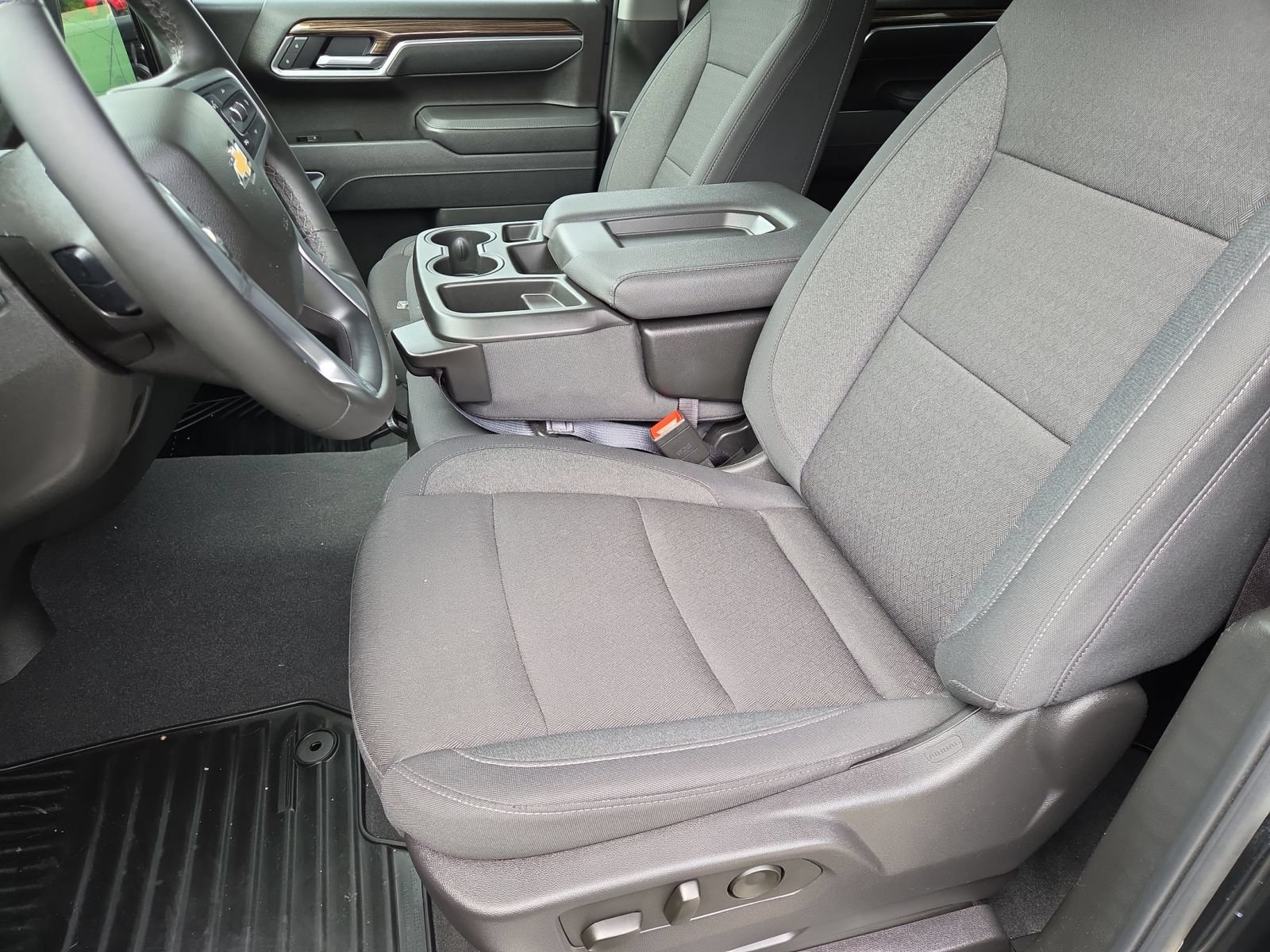 2025 Chevrolet Silverado 1500 LT - Photo 12