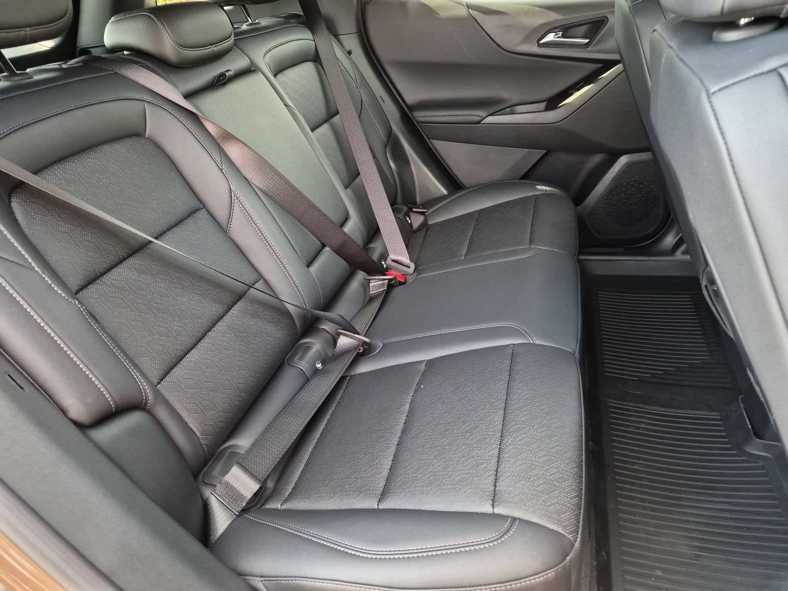 2027 Chevrolet Equinox LT - Photo 14
