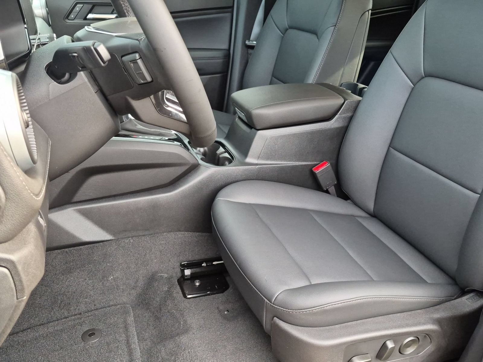 2026 Chevrolet Colorado LT - Photo 12