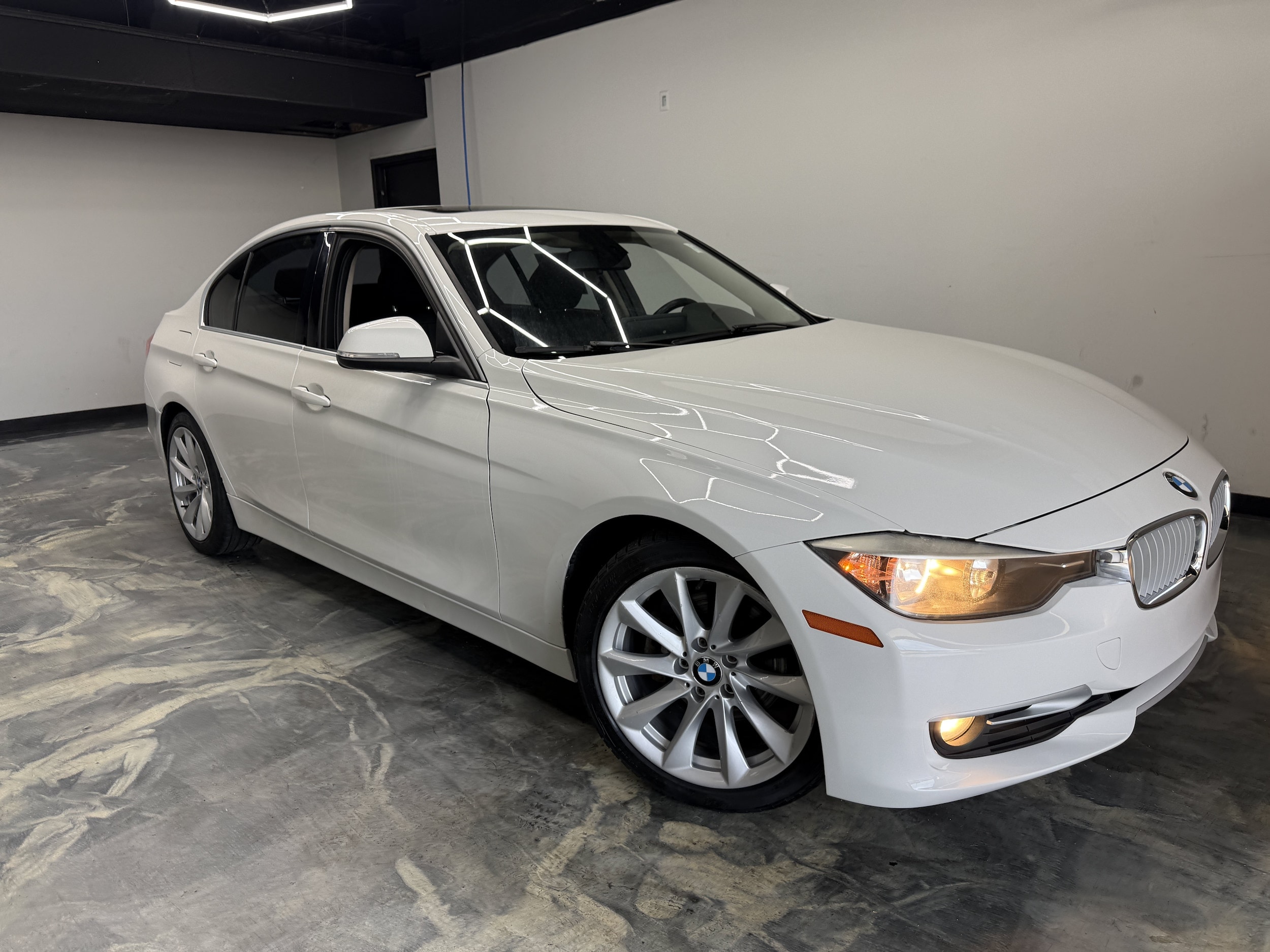 2014 BMW 3 Series 320i - Photo 6