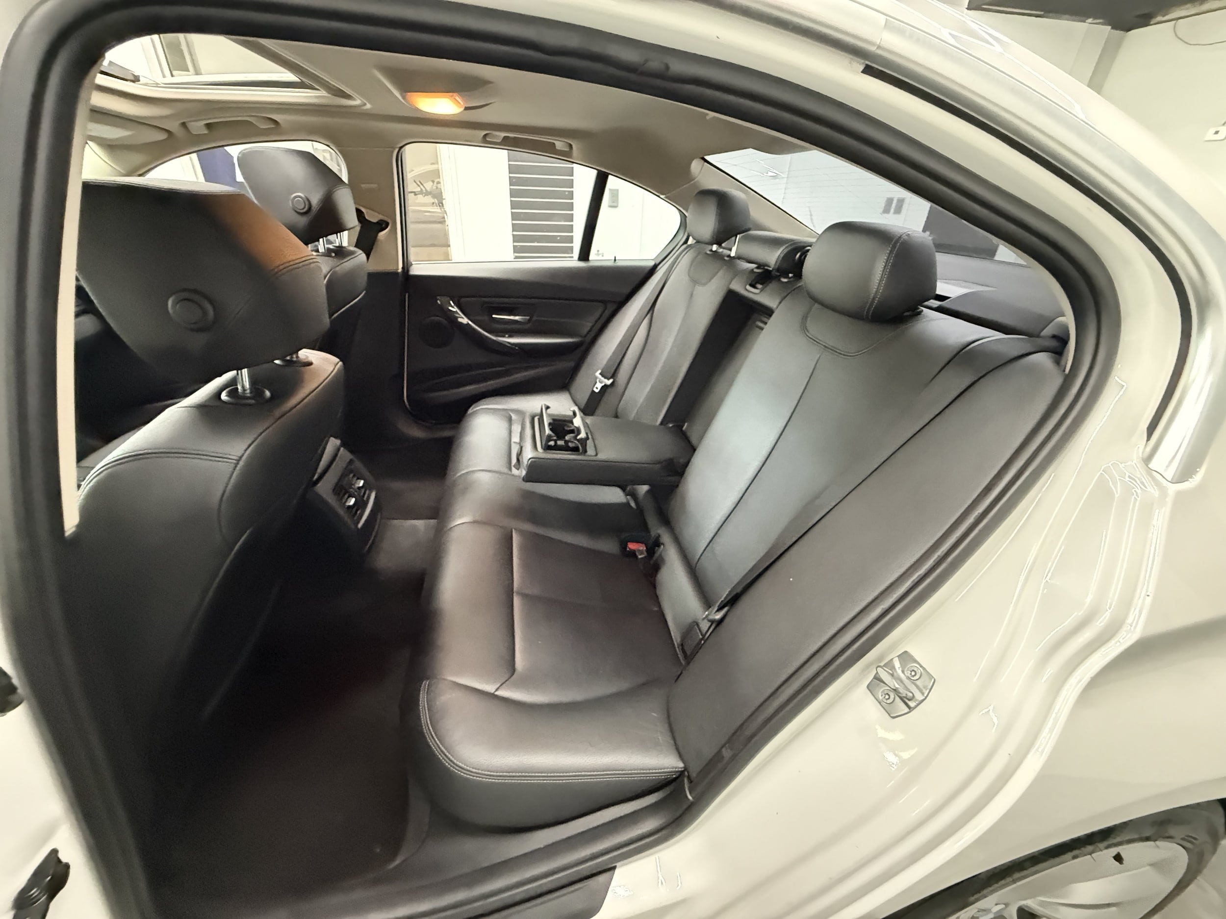 2014 BMW 3 Series 320i - Photo 23