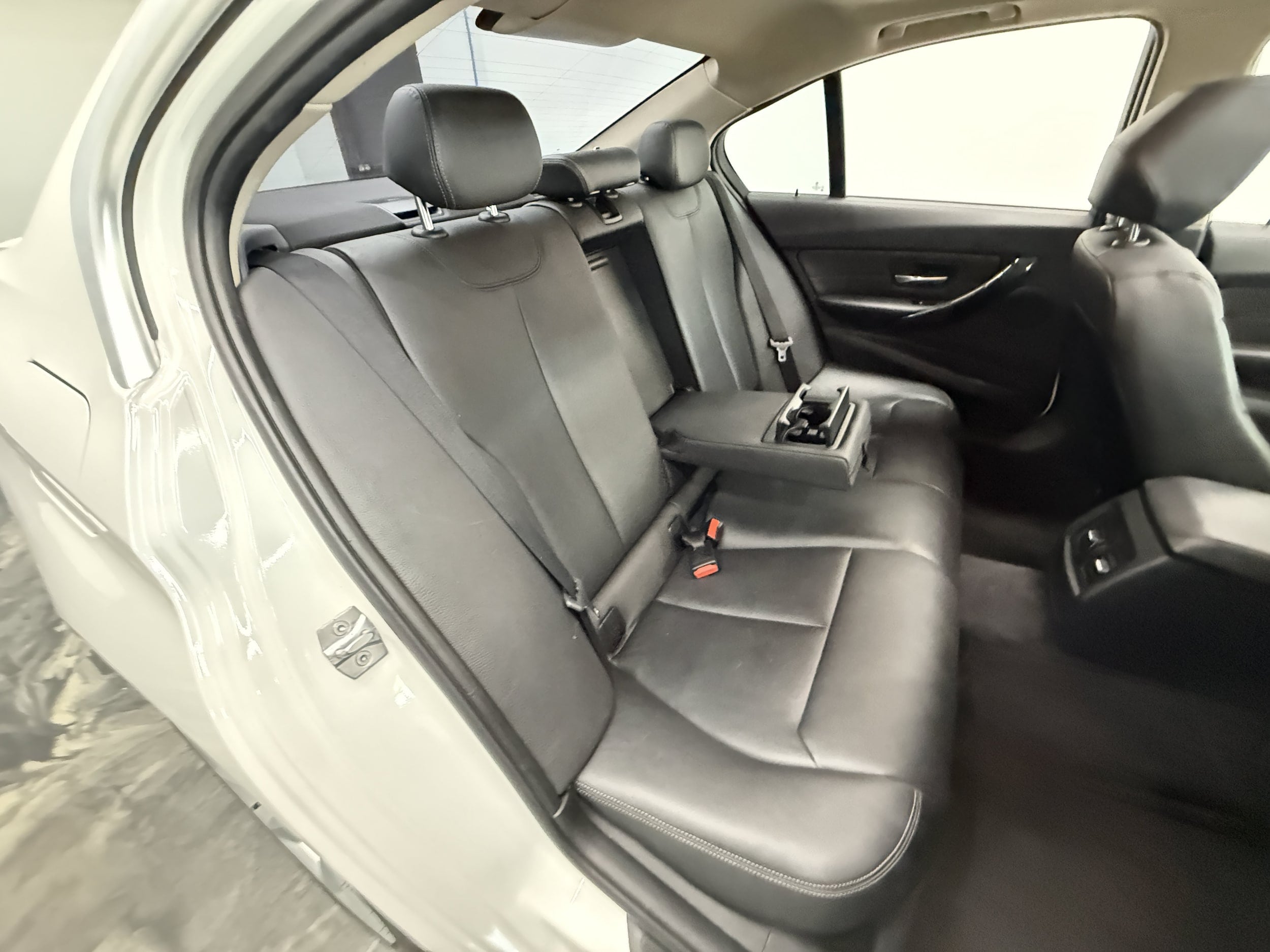 2014 BMW 3 Series 320i - Photo 24
