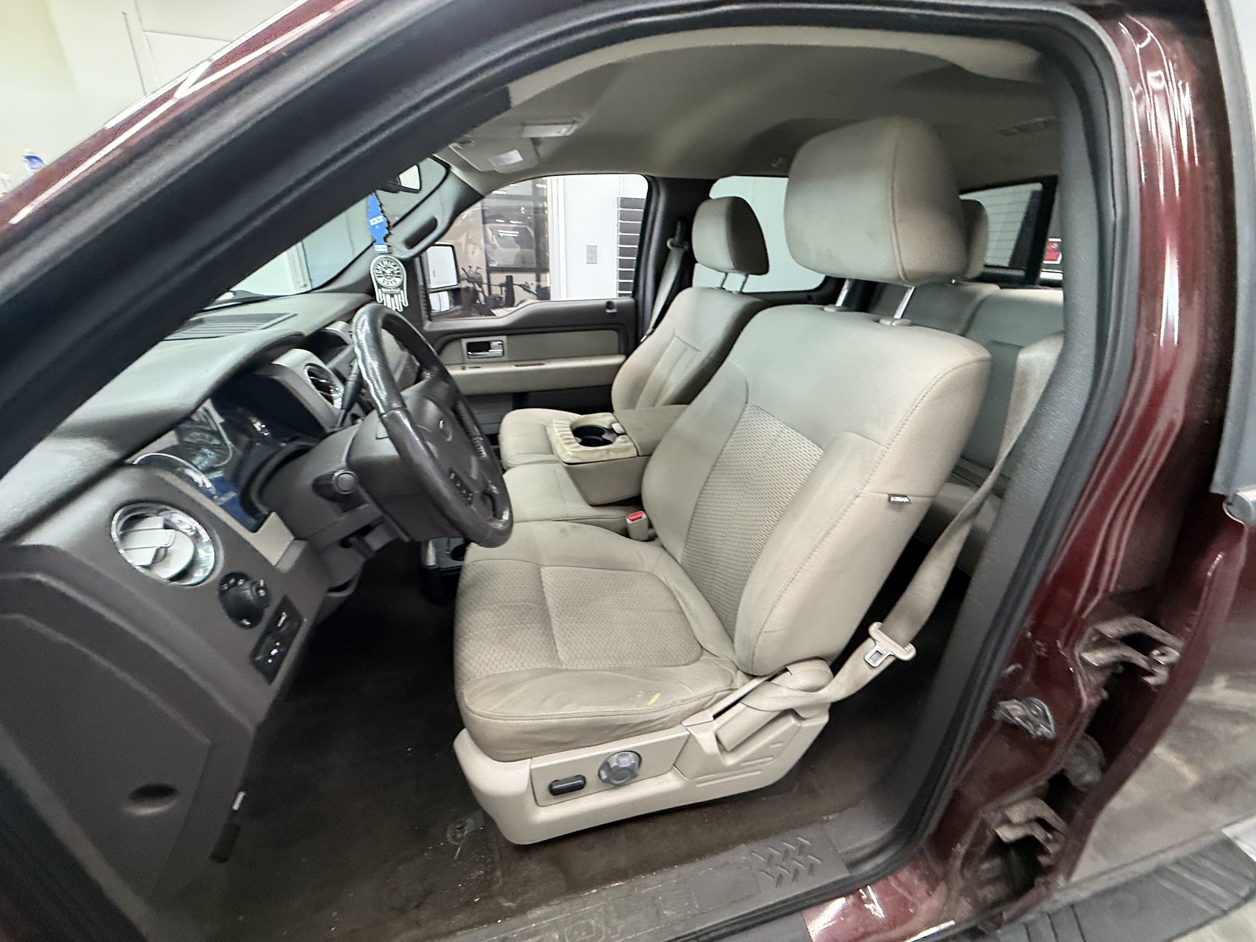 2010 Ford F-150 XLT - Photo 18