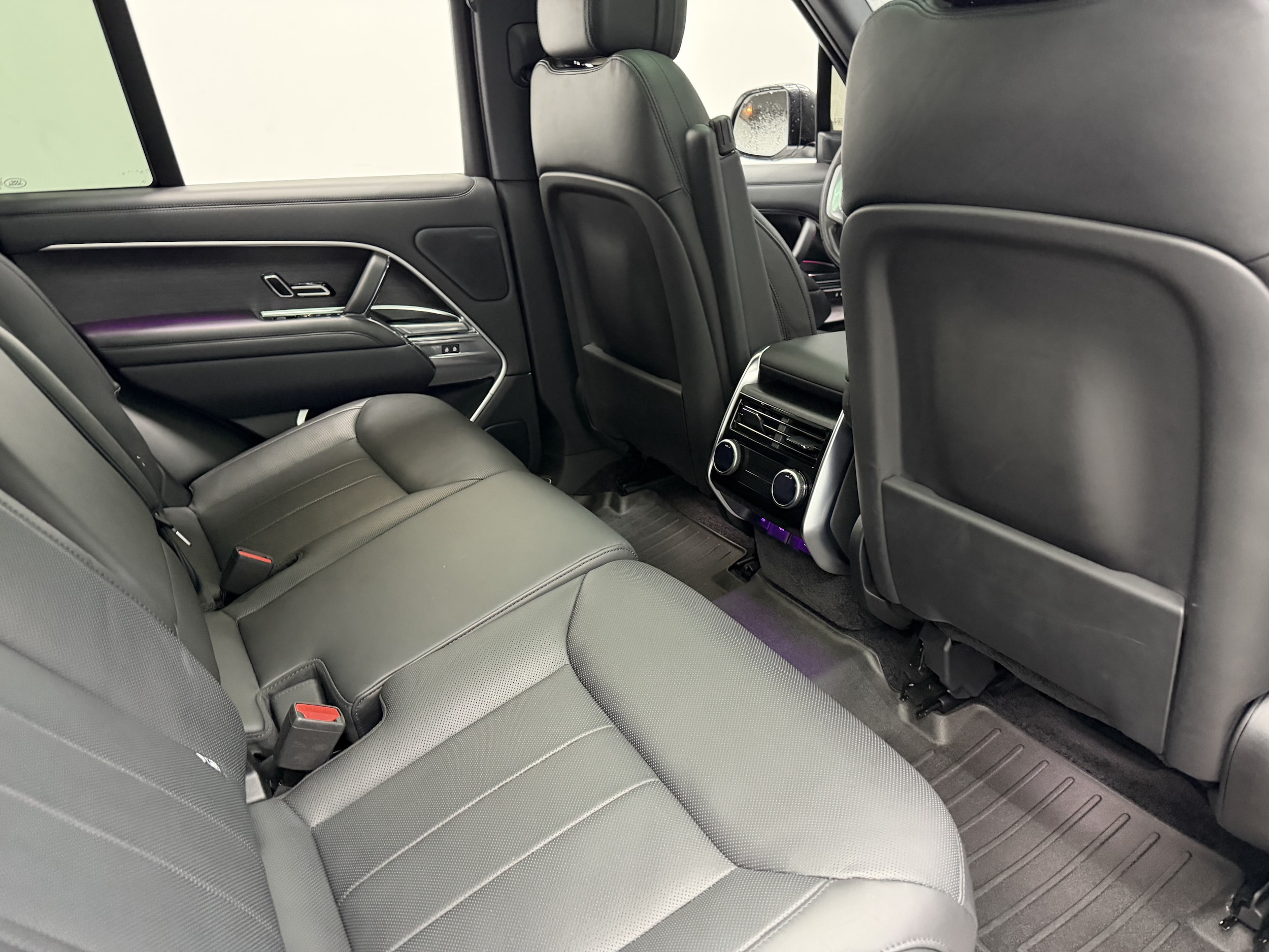 2023 Land Rover Range Rover SE - Photo 14