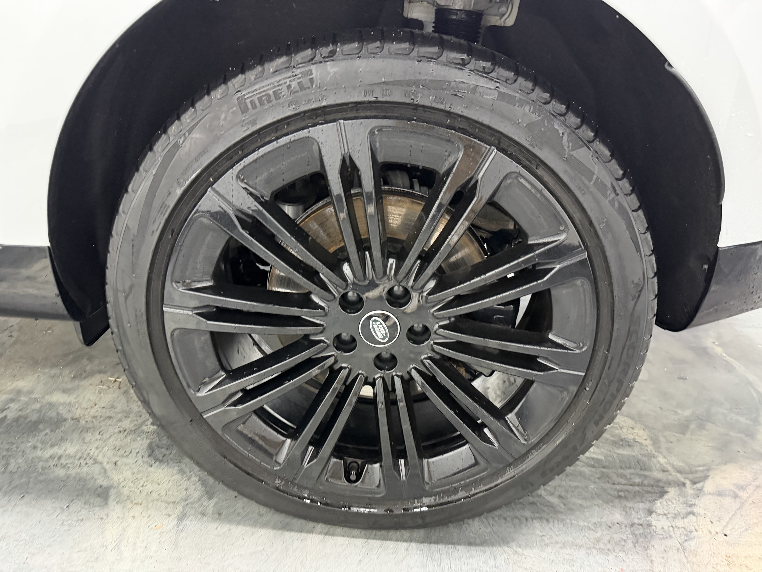 2023 Land Rover Range Rover SE - Photo 18
