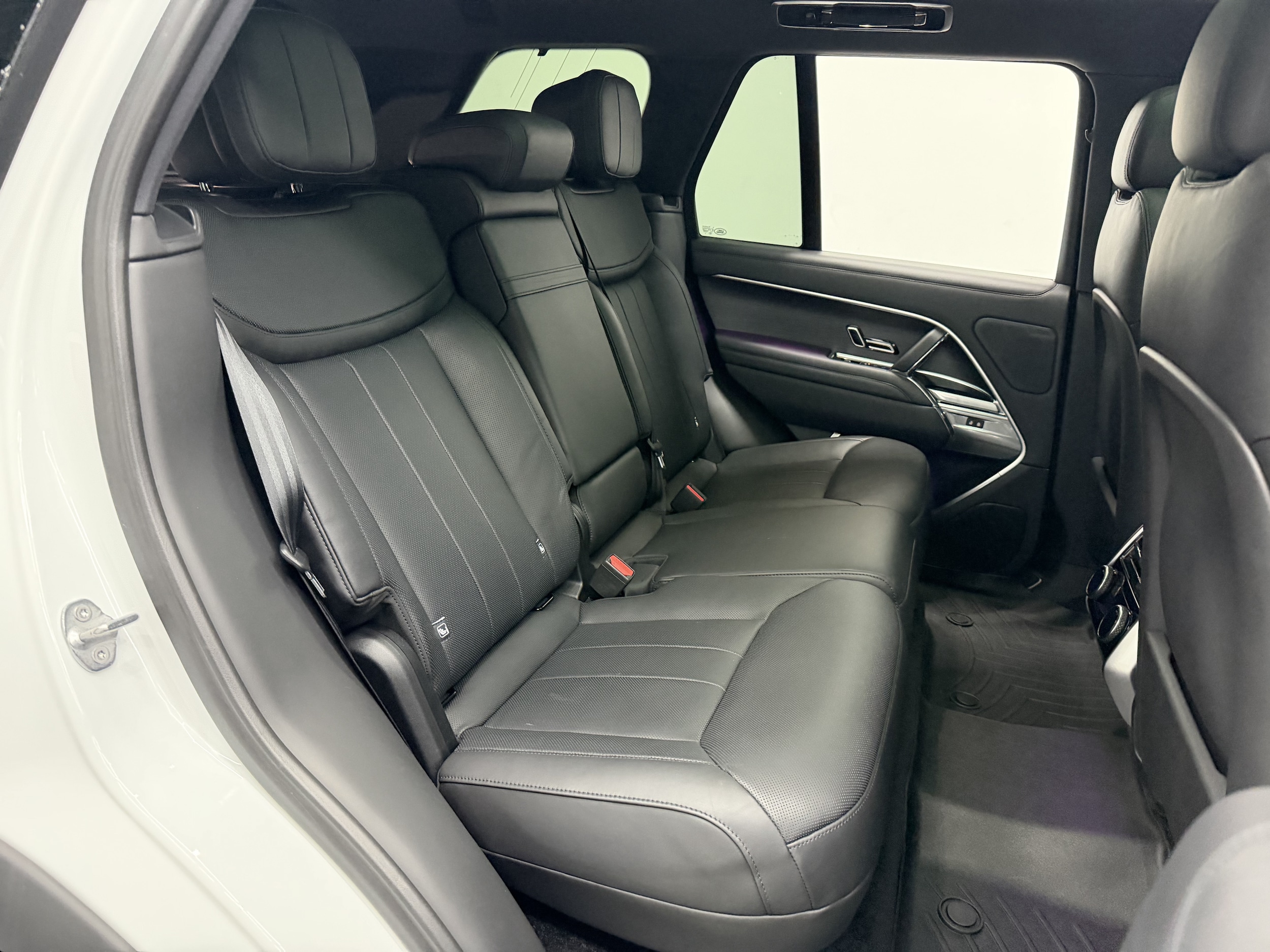2023 Land Rover Range Rover SE - Photo 13